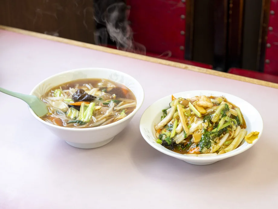 【横須賀】両面パリパリ、中はしっとり。創業50年「上海亭」の五目焼きそば