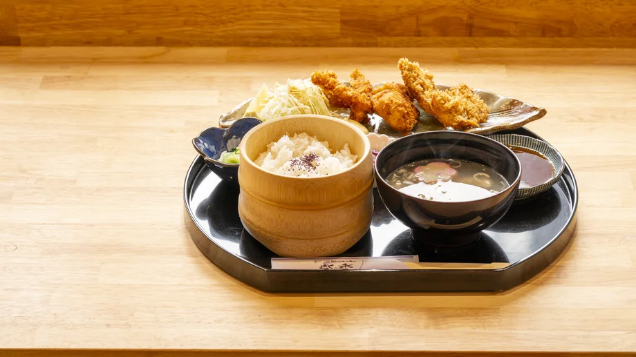 【三崎】釣った魚をそのままフライに！「漁師のいえ 紫季」の絶品ミックスフライ定食