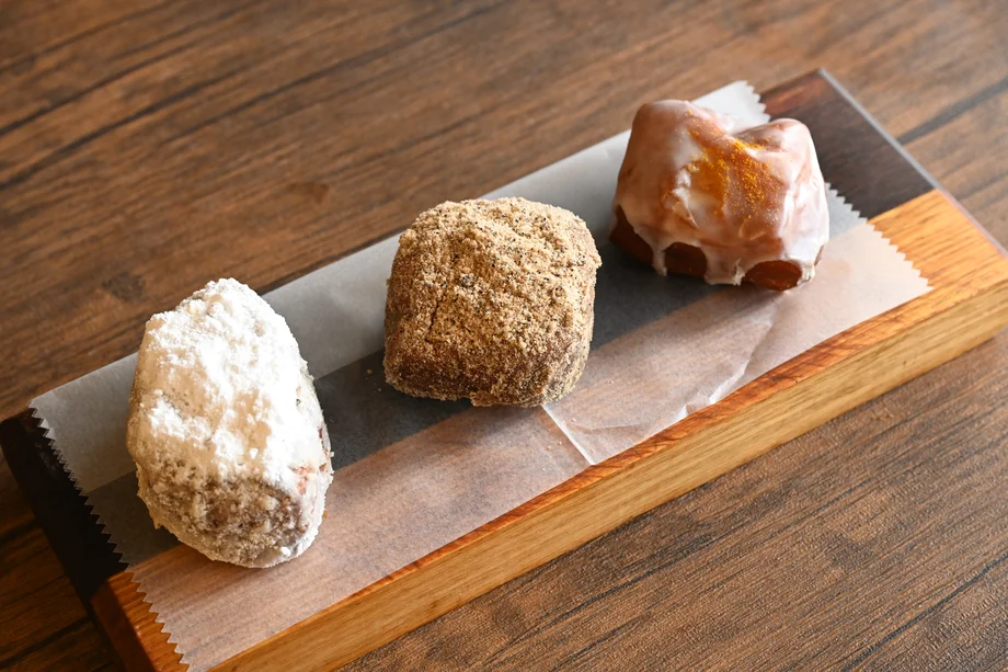 【逗子】開店２時間で完売！行列必至「鬼助ベニエ」の揚げたてモチふわドーナツ