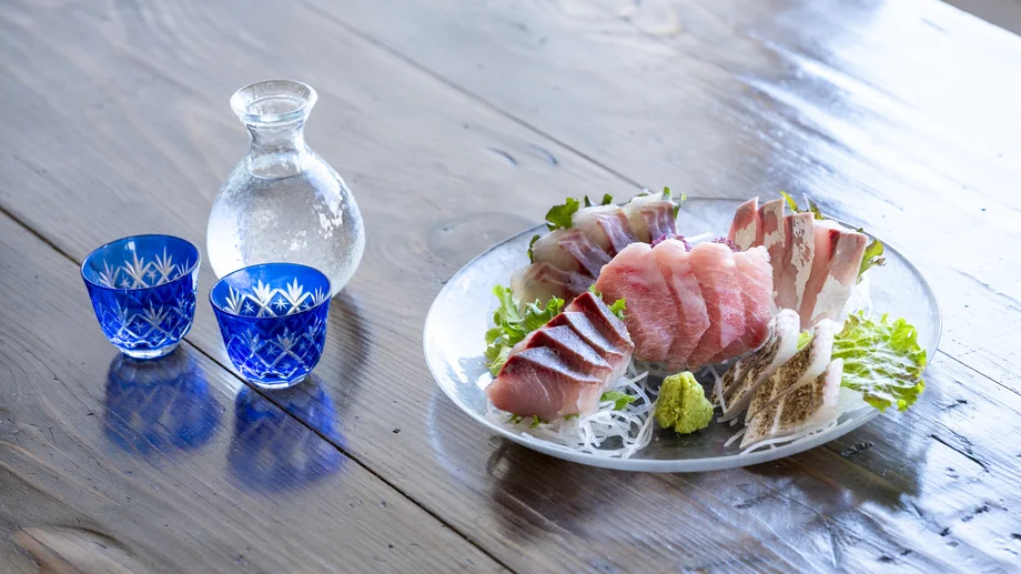 【逗子】地産地消の絶景レストラン「海畑マルシェ太陽」で味わう漁港直送刺身盛