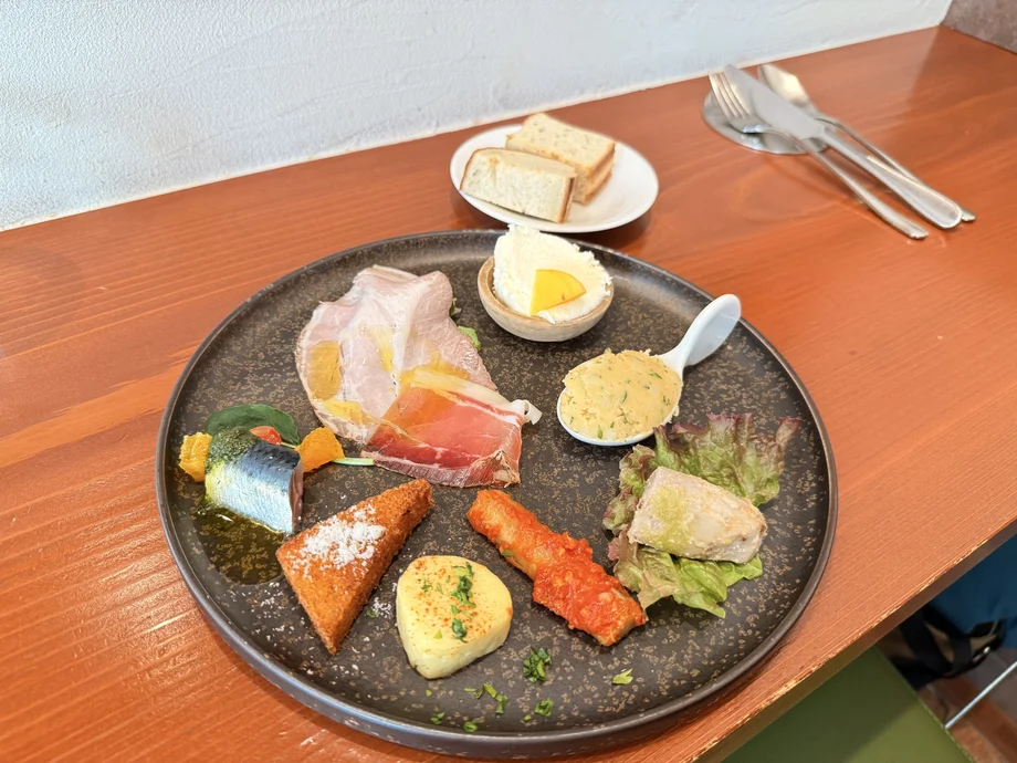 【横須賀】宝石箱のような前菜に感動。北イタリア仕込みの隠れ家Osteria Il giglio