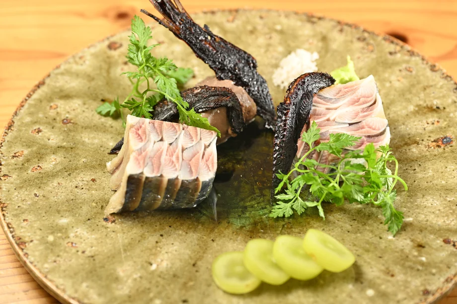 【逗子】鰯の命を一皿に。和酒ビストロKOYAの名物「鰯の酢〆テリーヌ」