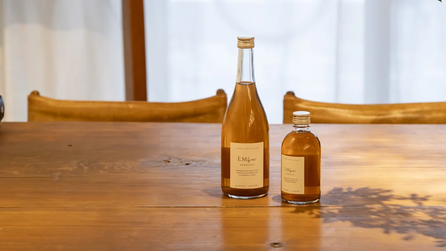 【逗子】食事に寄り添う発酵ドリンク。E.M STANDの自家製コンブチャが生まれるまで