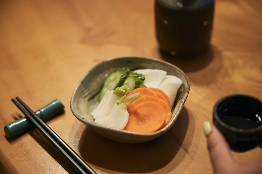 【逗子】隠れ名物は“ぬか漬け”。越前そばの名店で愉しむ蕎麦前のススメ「そば席御清水庵あん彦」