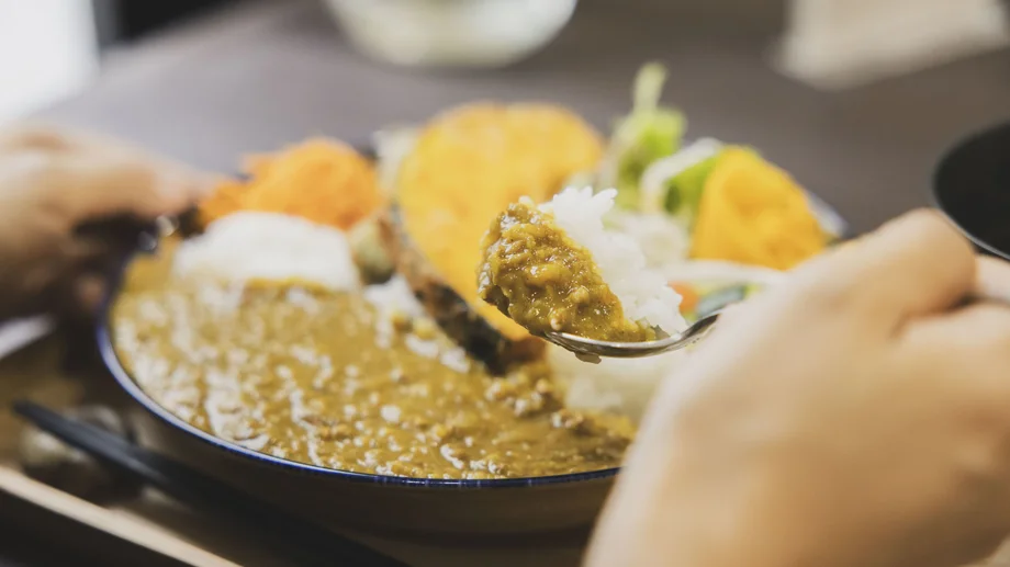 【三浦海岸】旬の三浦野菜が溶け込んだ「キミステ」のスパイシーカレー