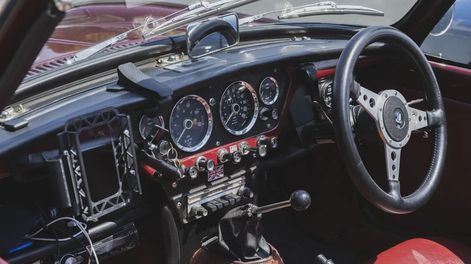 【三崎】クラシックカーで人と人をつなぐ「Revival Cafe」