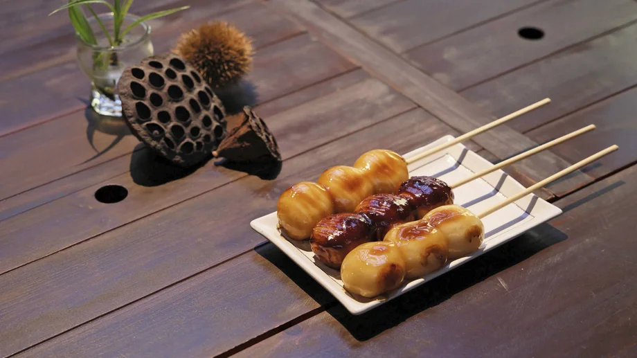 【鎌倉】銭洗弁天の「弁天茶屋」でいただく、3つの福の願いを込めた「三福だんご」