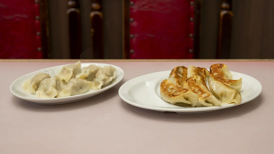 【横須賀】創業50年「上海亭 安浦本店」タレなしで旨い！白菜入り焼餃子の秘密