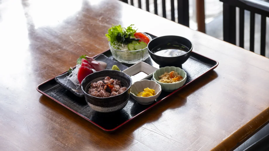 【横須賀】佐島名物「たこ飯」と新鮮刺身!仲買人の海鮮居酒屋「漁師小屋 太田和店」