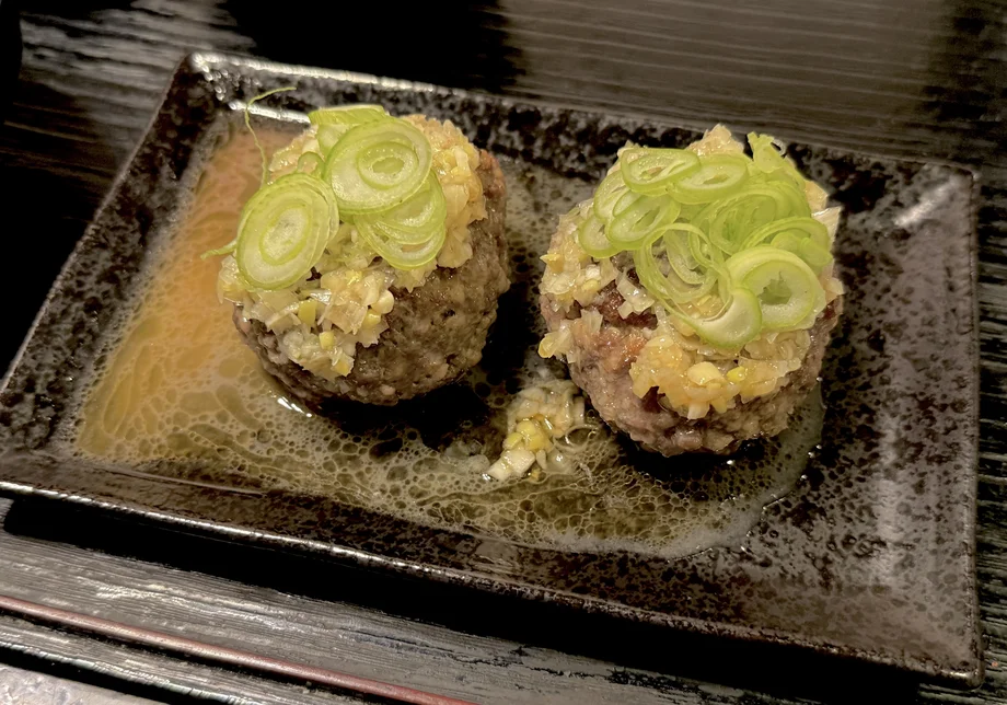 【横須賀】噛むほど旨い牛タン100％ハンバーグランチ。大人のわがままを叶える「焼肉・ホルモン 一栄」