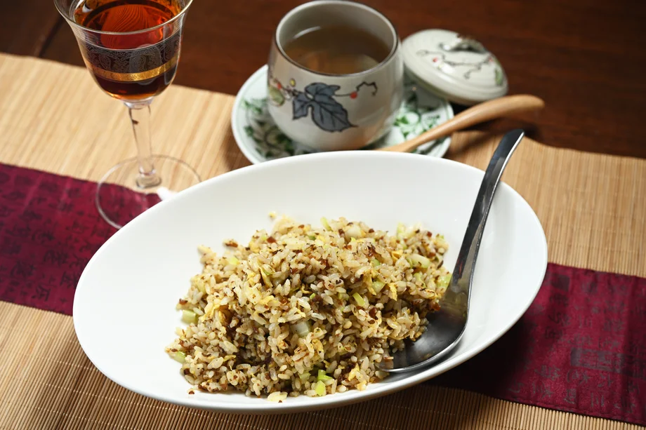 【逗子】葉っぱがおいしさの決め手。ベジ中華の名店で味わう地元野菜の「セロリ炒飯」