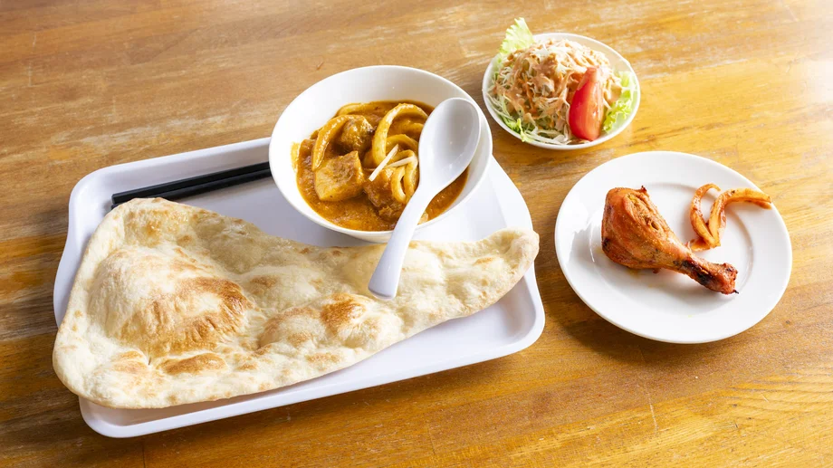 【野比】インド料理店で一番人気はカレーうどん！？「カリカ」が届ける海辺のスパイス物語