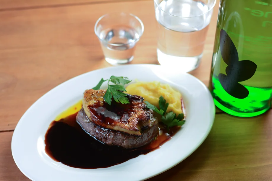 【逗子】牛フィレ×フォアグラの絶品ロッシーニを日本酒で味わう。「日本酒×バルしまだ」