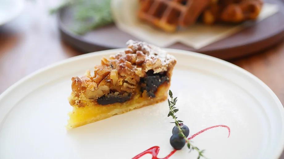 【横須賀】シェタサカの看板スイーツ　ニューオータニ出身シェフの「タルト&ワッフル」