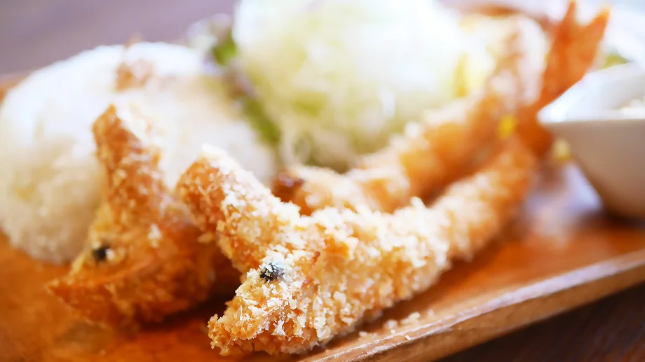 【三浦】世界最高級“天使の海老”。特別な揚げ方で楽しむ とんかつCAFE ロクベイ
