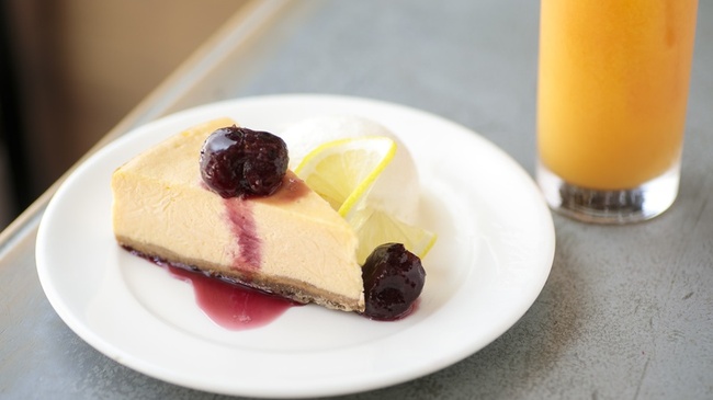ヨコスカチェリーチーズケーキ&ドリンクセット