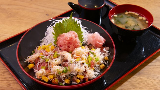 漁師まかない丼(お味噌汁、鯛のお出汁付)