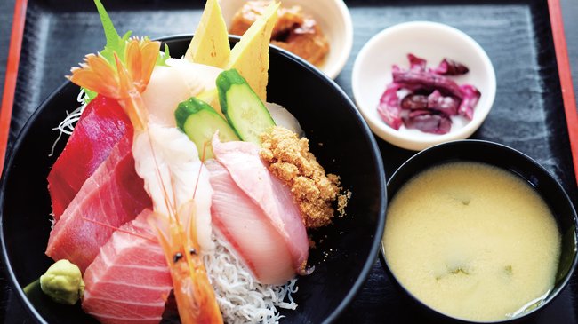 天然みさきまぐろ!海鮮丼