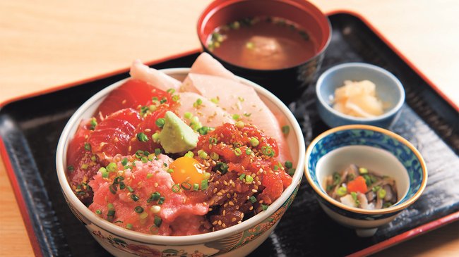 まぐろ４種のとろとろ丼