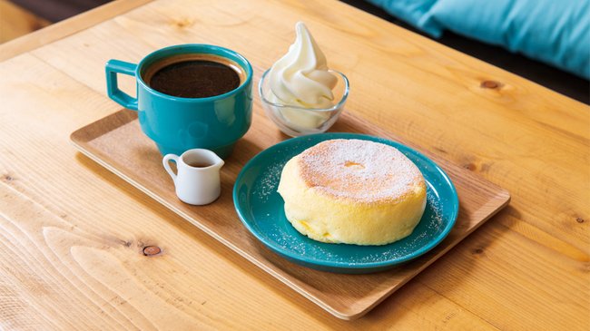 米粉スフレパンケーキ(関口牧場のソフトクリーム付)とコーヒーOR紅茶