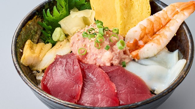 まぐろの海鮮丼+まぐろ天そば・うどん