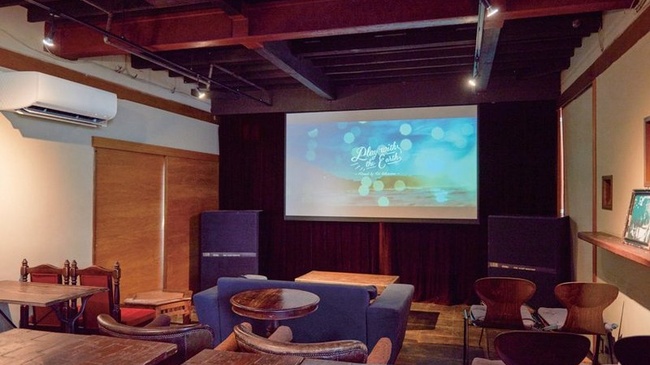 シネマカフェでの映画鑑賞