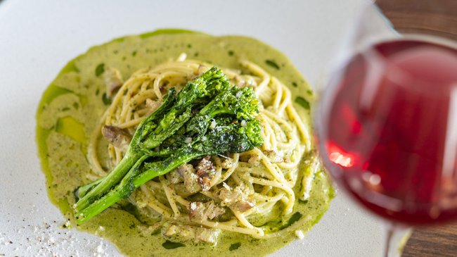 やまゆりポークの自家製ベーコンと三浦野菜のスパゲッティ&選べる1ドリンク(アルコール可)