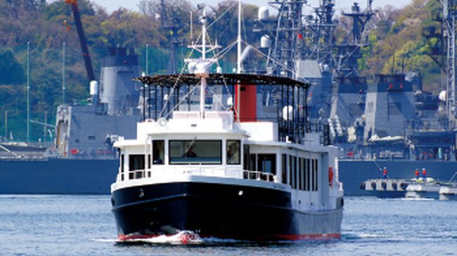 日本で唯一！】日米の艦船を間近に見られる約45分間の