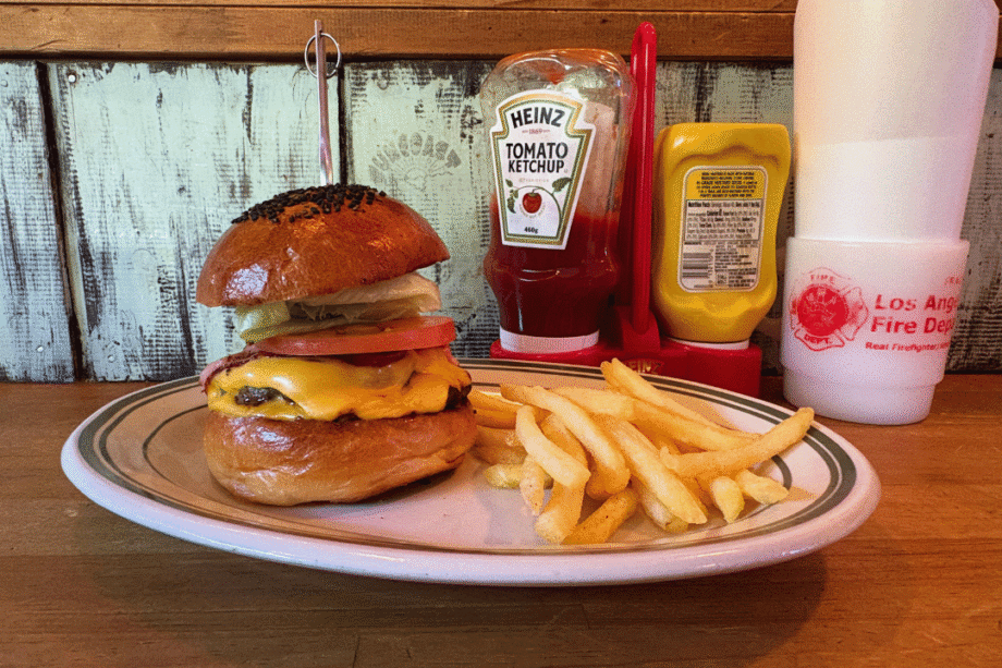 ひと手間から生まれるおいしさ。地元で愛される「SUNCOAST」のハンバーガー