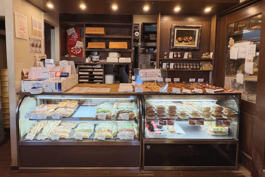 横須賀パン屋「ザクロ」