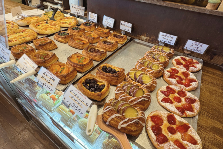 横須賀パン屋「ザクロ」