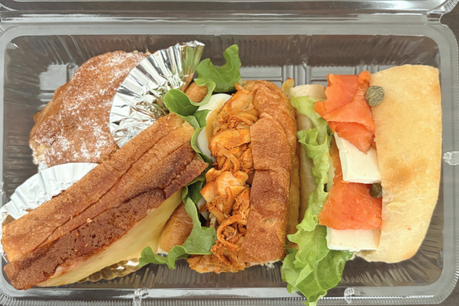 横須賀パン屋「ザクロ」