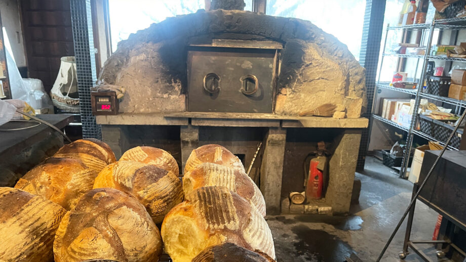 【横須賀】山の上に佇む静かな古民家カフェ　薪窯で焼き上げる香ばしいカンパーニュ