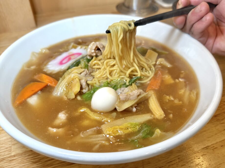 【横須賀】一口で虜に とろける餡と秘伝のコク 三代目十八番の「広東麺」