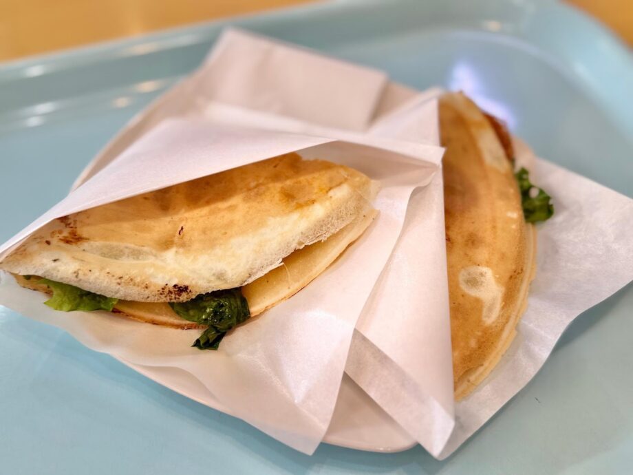 【横須賀】中華街仕込みの職人技！パリふわ新食感“新しい粉もの”「チーズモック in すえひろ」