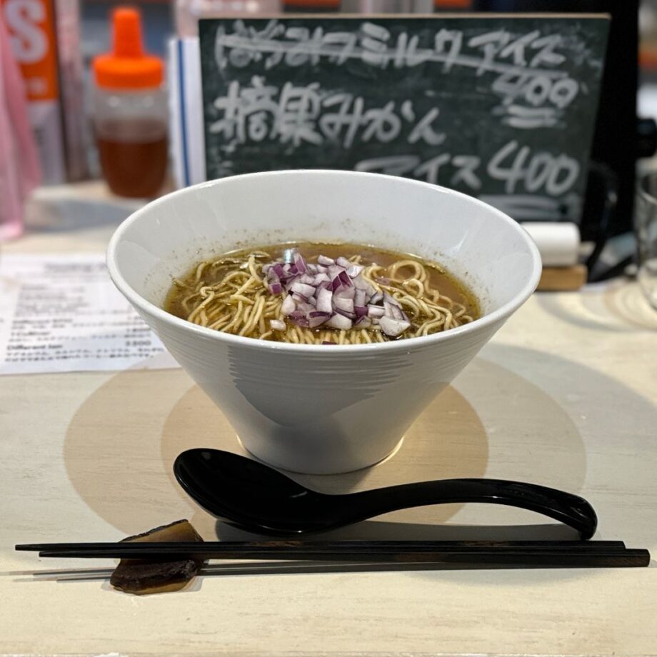 【横須賀】研究者肌のバリスタ永井裕二さんが生み出した煮干しラーメン