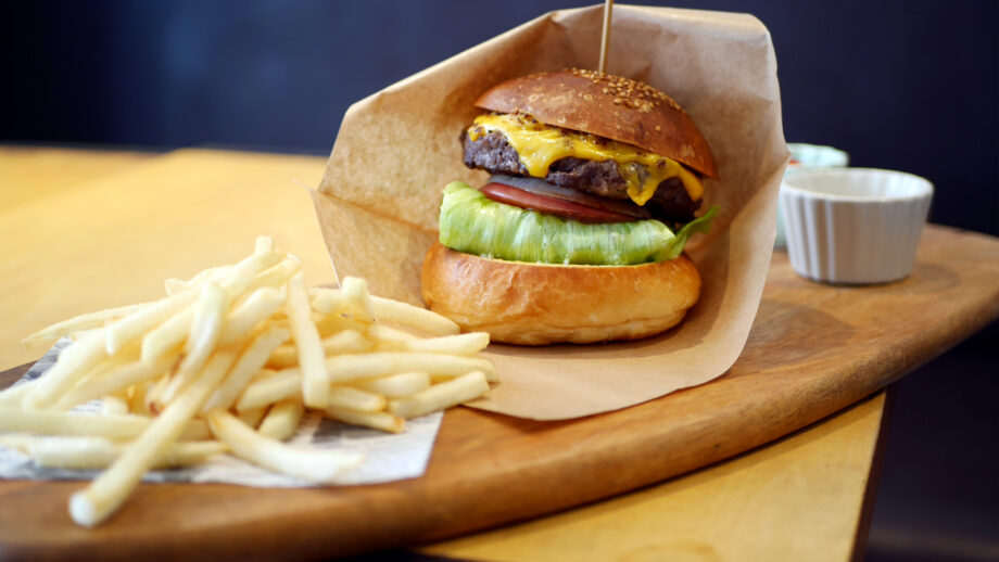 【葉山】贅沢の極み！希少な葉山牛100％バーガー体験｜Ali'i Drive