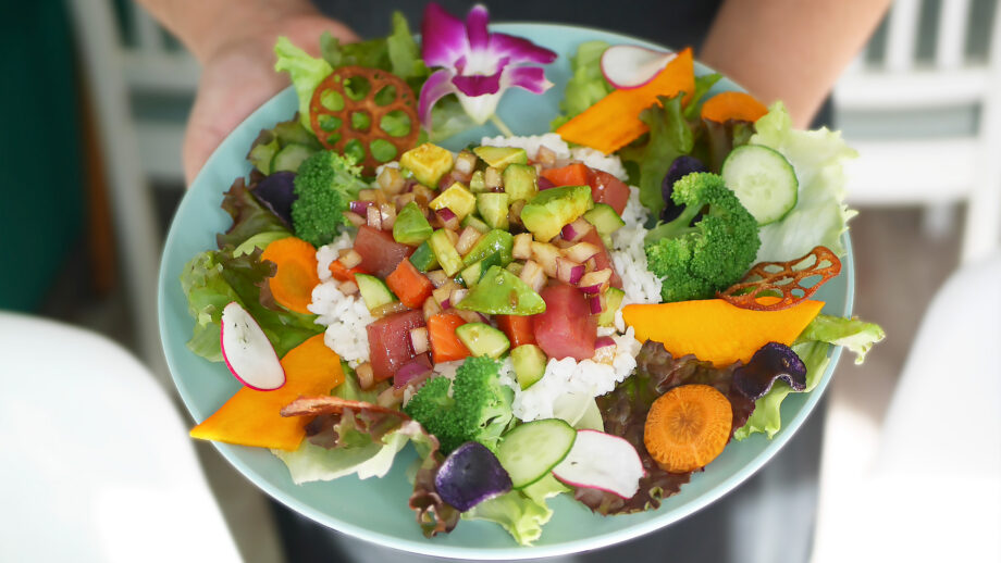 【葉山】本場ハワイの味を再現！三浦野菜×三崎漁港の「ポキプレート」Ali’i Drive