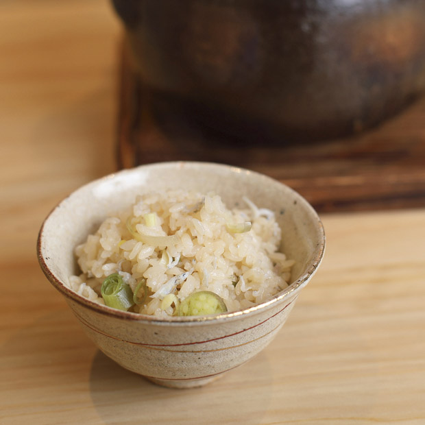 【葉山】しらす土鍋ごはんと季節の前菜が絶品！和の真髄を味わえる「割烹 真」