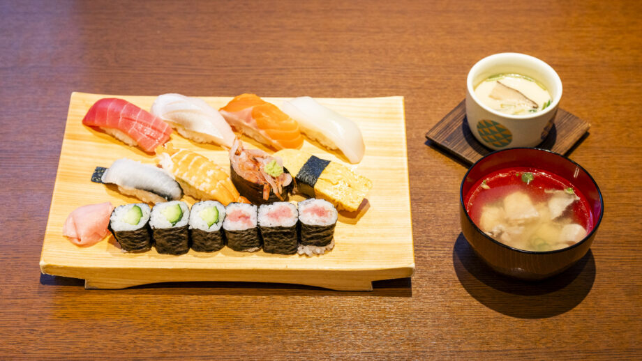 【久里浜】老舗「ひさご寿司」で味わう職人技の「ランチにぎり」〜親子で守る味と想い