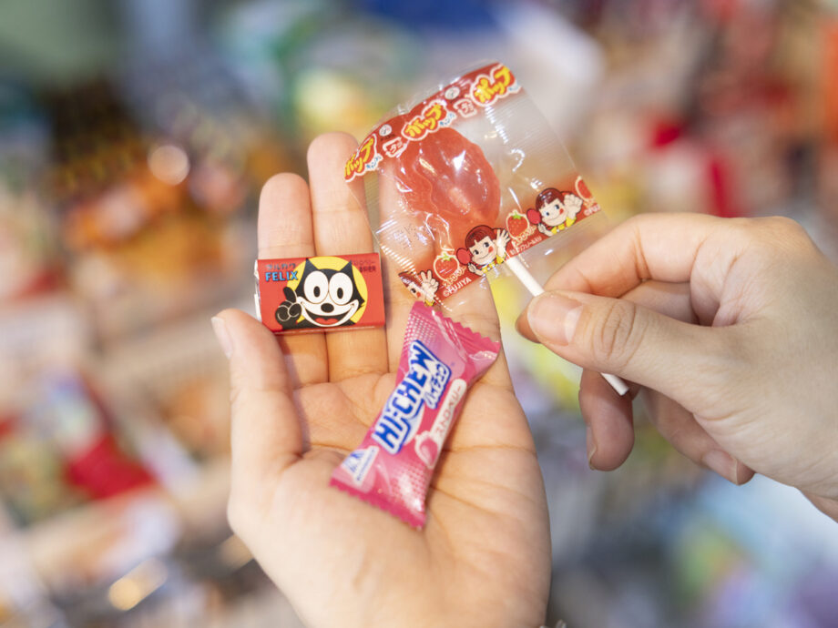 三浦海岸】駄菓子で地域の子どもを見守る焼き鳥屋「BC-STAND