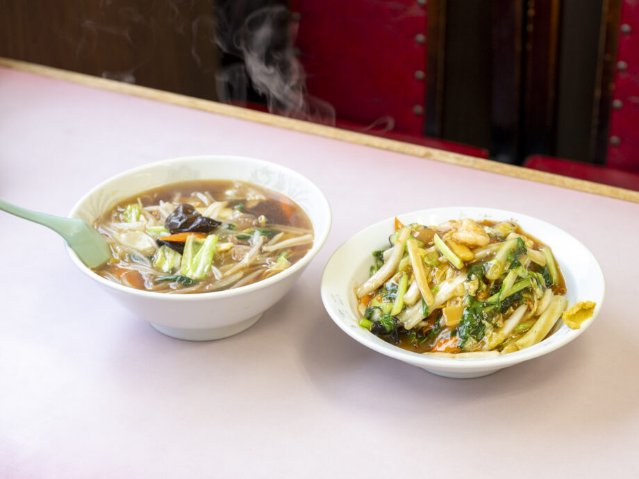 【横須賀】両面パリパリ、中はしっとり。創業50年「上海亭」の五目焼きそば