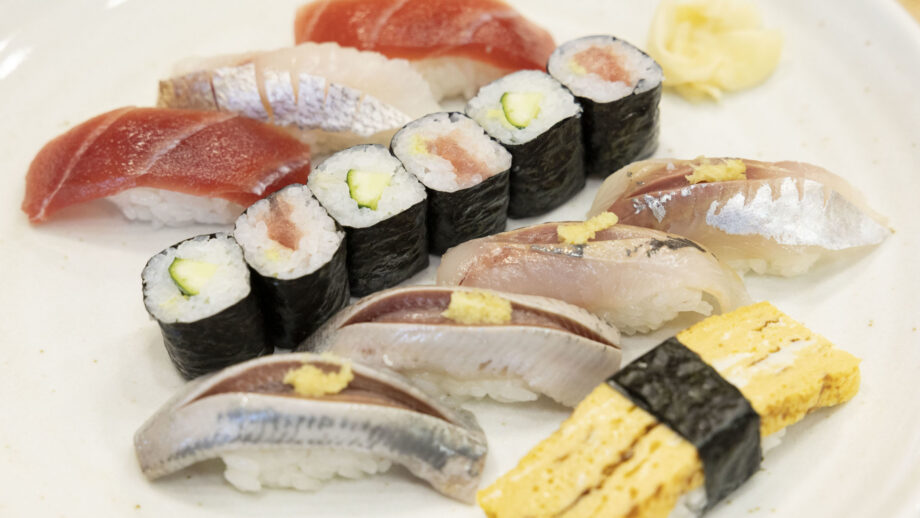 【三崎】ジャズが響く「寿司元」で優雅にいただく新鮮な海鮮にぎり