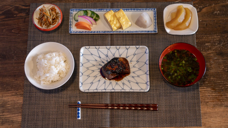 【三崎】築90年の古民家でマグロを味わう朝ごはん「bed&breakfast ichi」