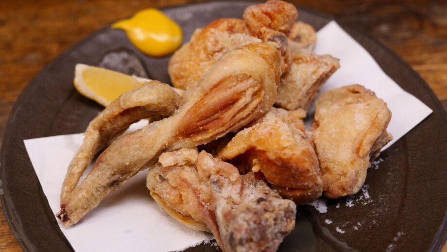 【久里浜】ジューシー＆香ばしい！名物「コマ揚げ」は老舗「若鶏だるま」で