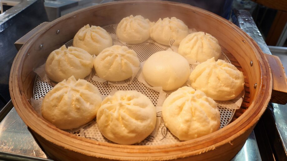 【三崎】20年愛されるみさきまぐろ倶楽部のほかほか「とろまん」