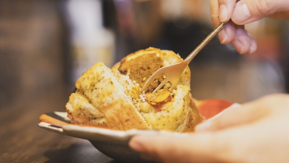 【三崎】cafegallery 3sun菊地さんがバイクで届けるアメリカン・マフィン