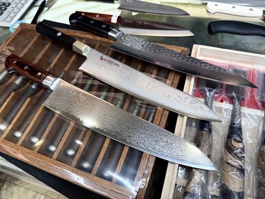 菊秀刃物店 勝平 ダマスカス 牛刀 包丁 刃渡り約21cm 研ぎ済み 横須賀】「美しい刃は、人生を変える」菊秀刃物店 創業100年の包丁