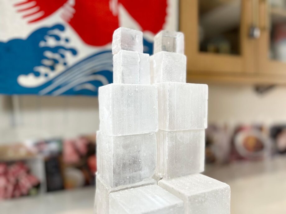 【横須賀】氷の灯を守る男。元精肉店主が継いだ昭和の氷屋「横須賀氷業」