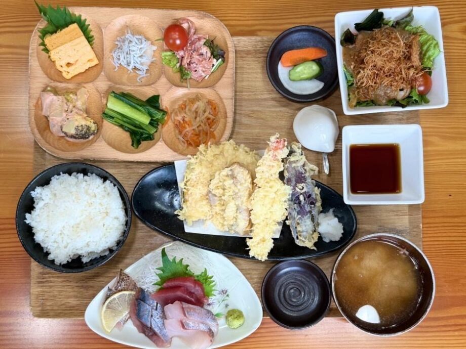 【横須賀】三浦半島の海と畑を一度に味わう。「うれしたのし屋」の鮮度異次元ランチ